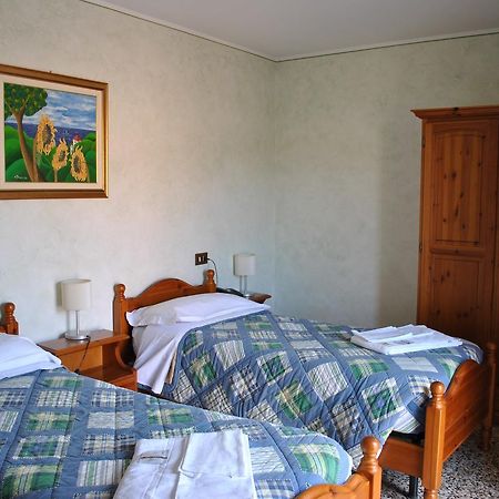 La Lanterna Di Guiglia Hotell Exteriör bild