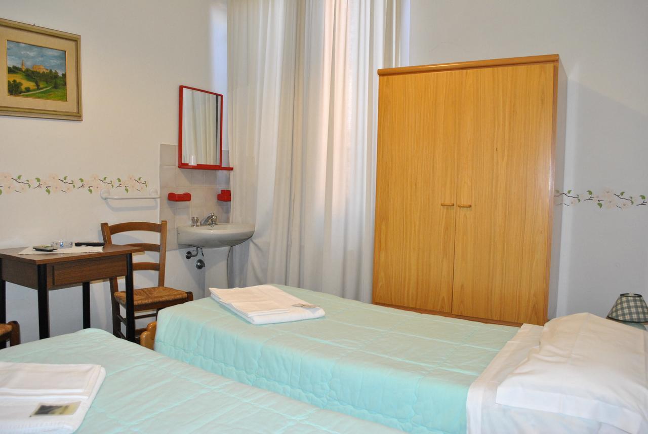 La Lanterna Di Guiglia Hotell Exteriör bild